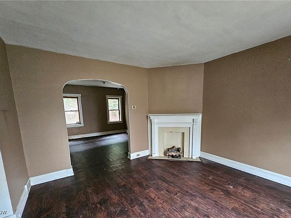 3rd image of 4122 Chester Ave APT 14