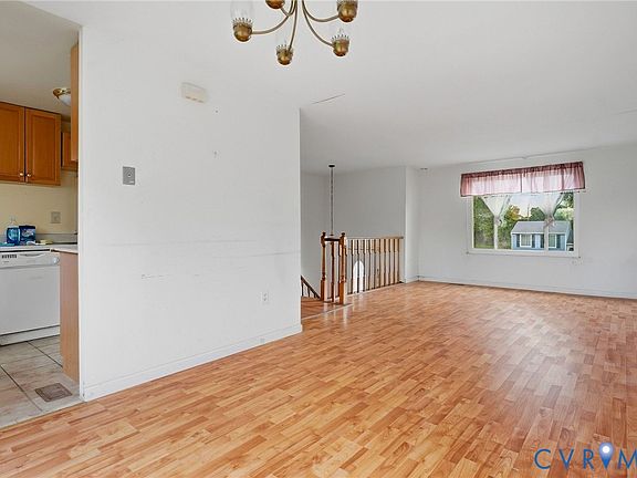 4th image of 1206 Middleberry Dr