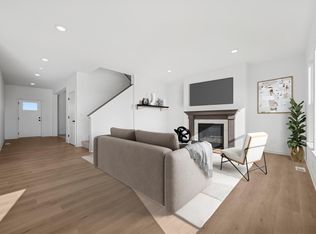 11675 Harbor Ln N, Osseo, MN 55369