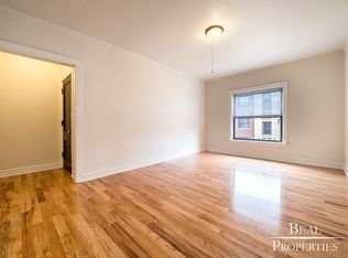 825 W Waveland Ave #N1, Chicago, IL 60613