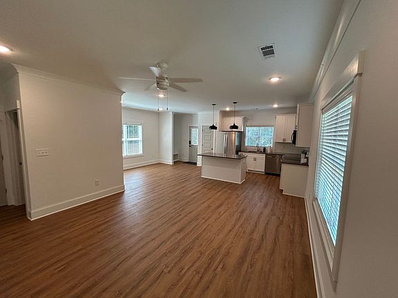 5th image of 260 Griffeth St