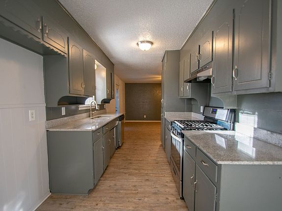 4th image of 228 Southway Dr