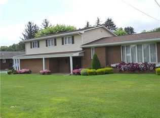 317 Golf Ave, Ellwood City, PA 16117