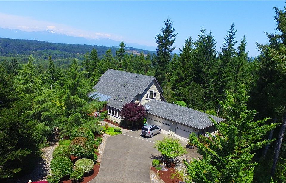 1st image of 20 NE Air Castle Ln