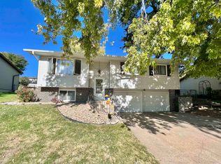 4302 Palamino Rd, Kearney, NE 68845