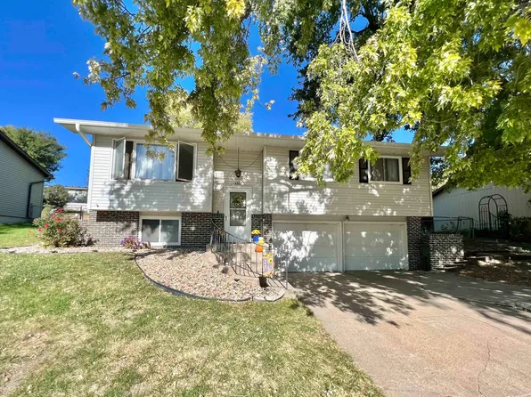 4302 Palamino Rd, Kearney, NE 68845