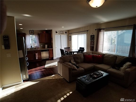 3rd image of 8526 61st Pl NE