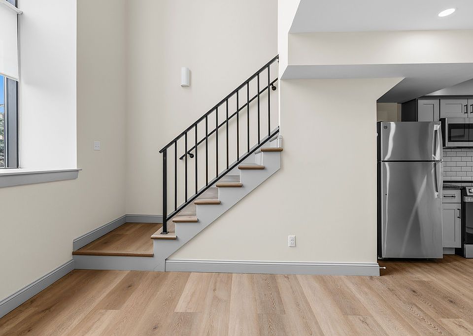 1st image of 160 Seabury St #41
