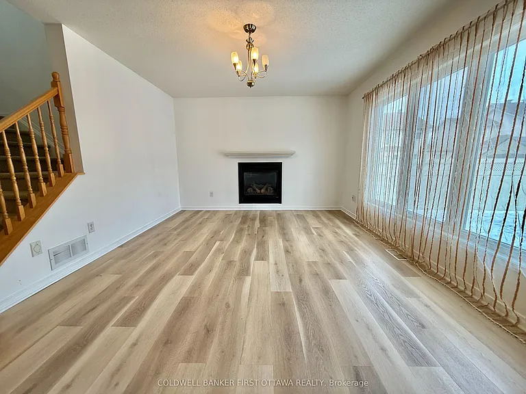 805 Taradale Dr — Photo 4