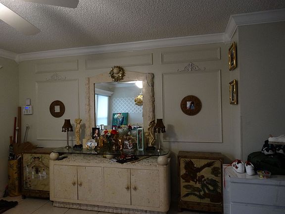 3rd image of 6196 Willoughby Cir