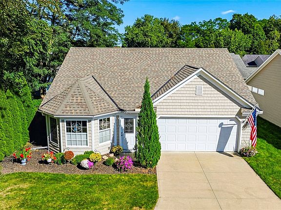 2nd image of 792 Rivers Edge Ln