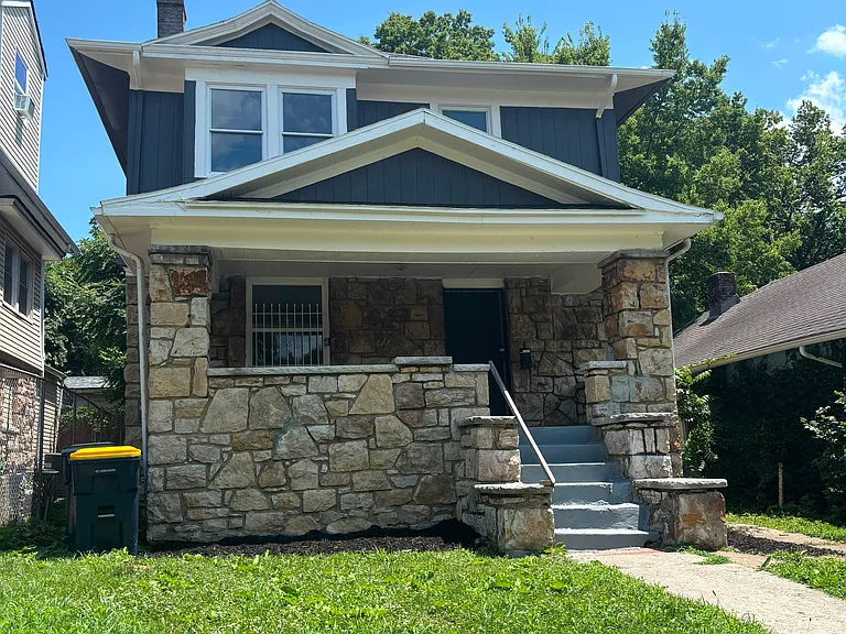 4423 Flora Ave — Photo 2