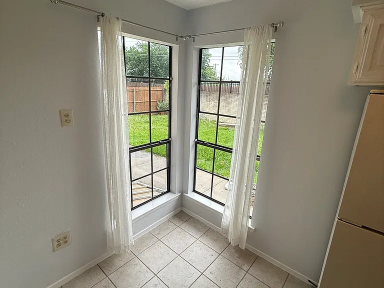 847 Dublin Dr #B — Photo 10