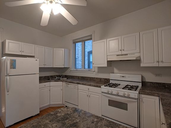 3rd image of 1909 W Berteau Ave #2