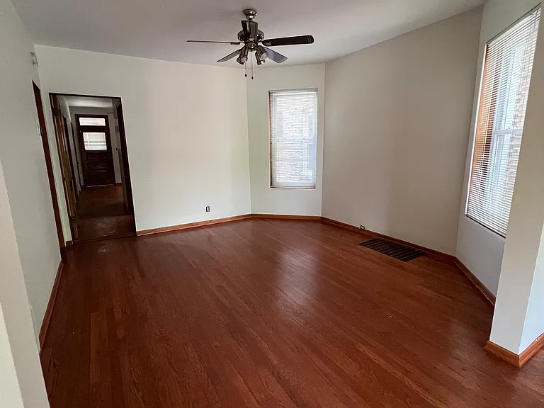 5038 W Hutchinson St #1 — Photo 4