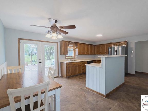 3rd image of 529 Coventry Dr