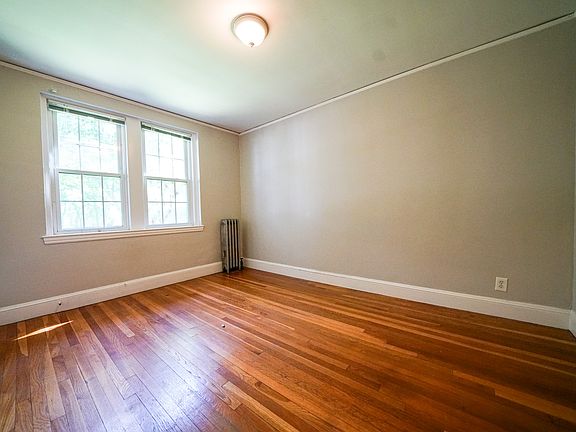 4th image of 117 College Ave