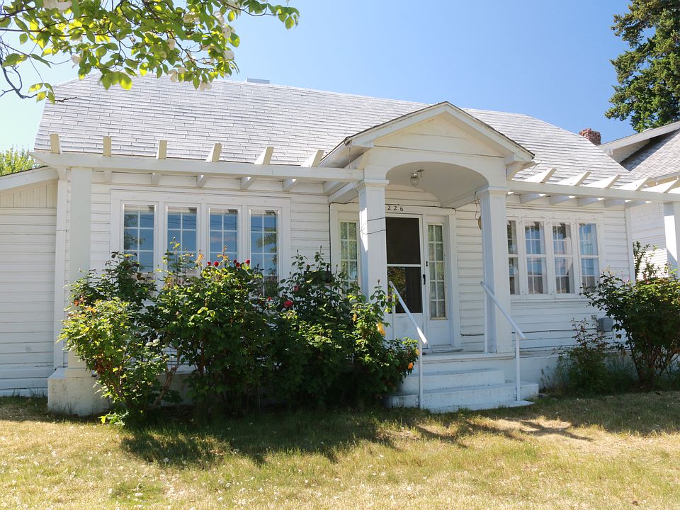 1st image of 226 Okanogan Ave