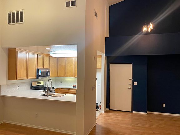3rd image of 10756 Camarillo St APT 301