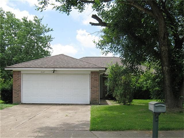 1st image of 21127 Park Mount Dr