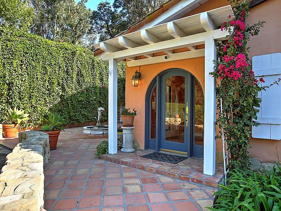 3rd image of 812 Camino Viejo