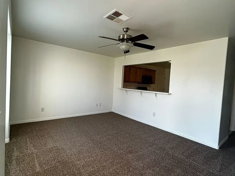 063- 606 Blue Mountain Way — Photo 4