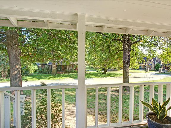 5th image of 566 S Zurich Ave E