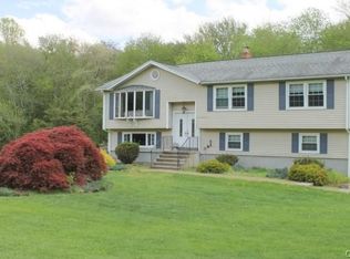 11 Cathy Dr, Shelton, CT 06484
