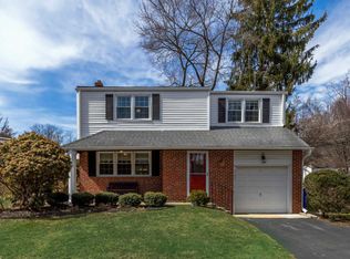 1607 Hillcrest Rd, Glenside, PA 19038