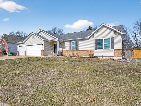 2nd image of 1405 Kearney Dr