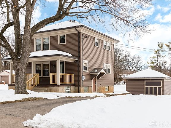 3rd image of 1584 N Central Dr