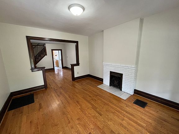 2nd image of 431-433 E Tompkins St