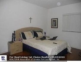 4th image of 6462 Catalina Ln