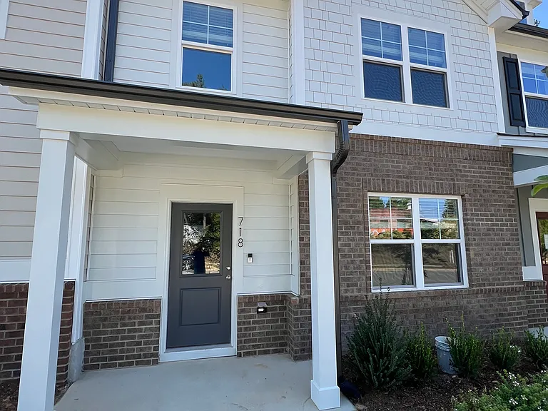 719 Faucette St — Photo 1