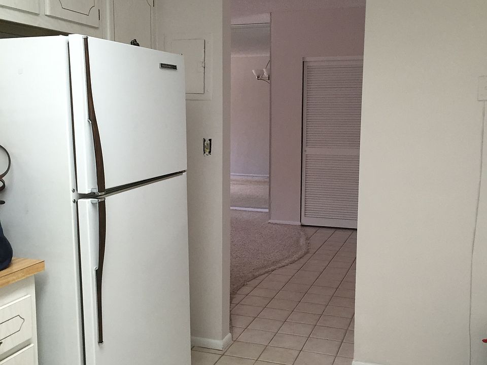 1st image of 90 Edgewater Dr APT 107