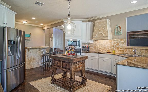 4th image of 769 River Chase Way