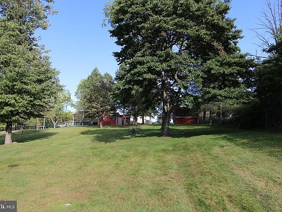 4th image of 1383 Ford Ave