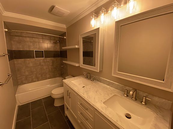 3rd image of 934 Heberton St #2