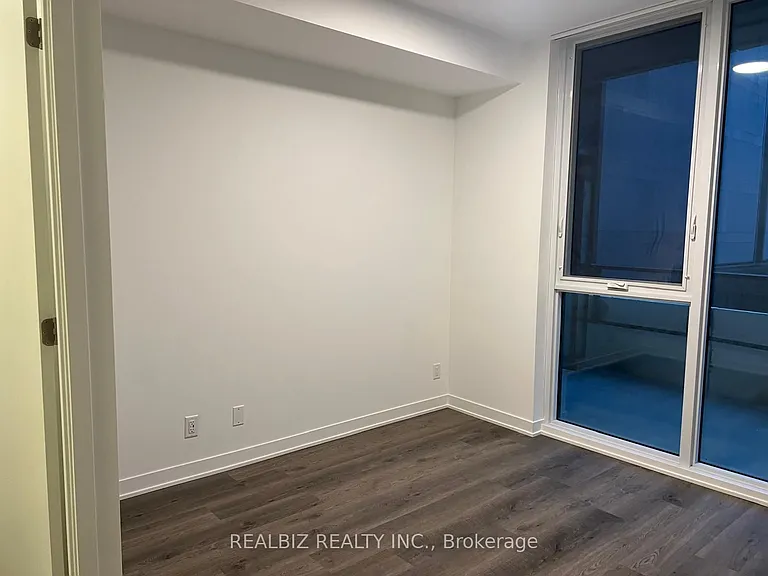 180 Front St E #1003 — Photo 12