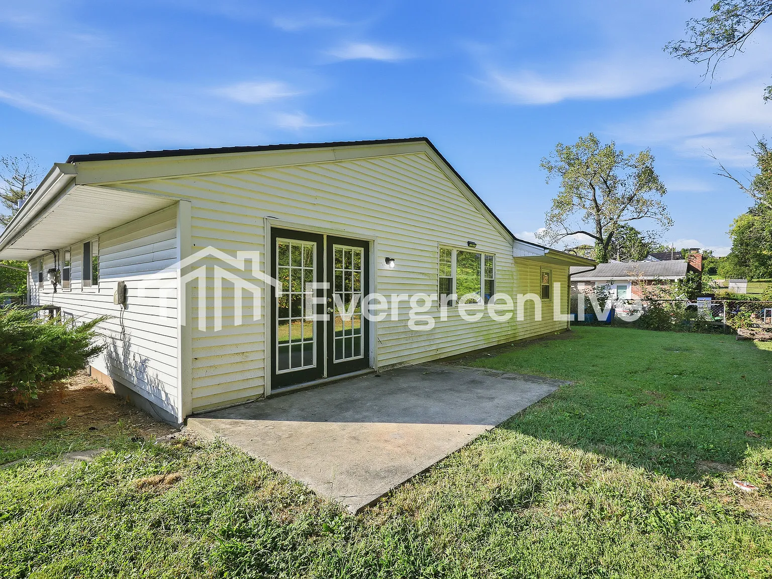 3 bed, 1.0 bath, 1172 sqft, $1,695 — Photo 3
