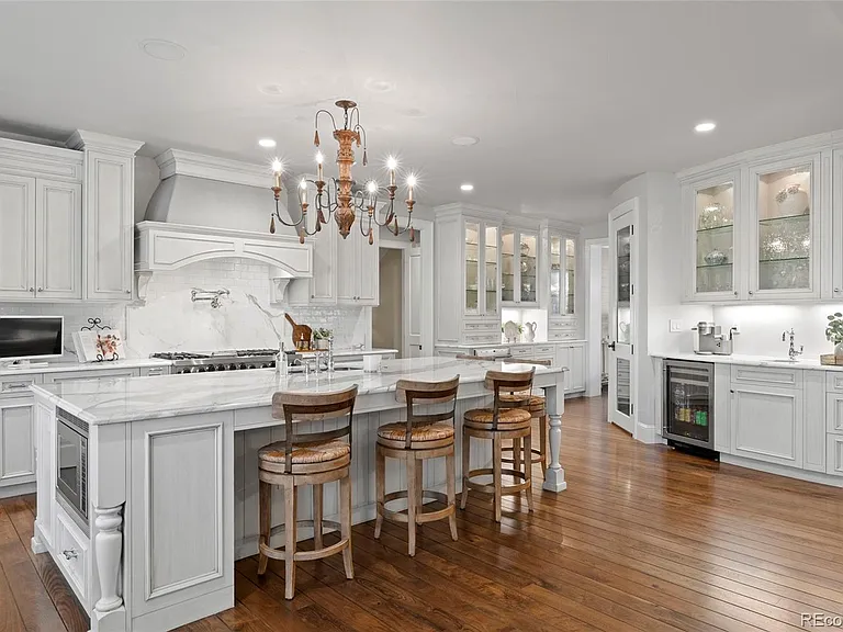 1350 E Greenwood Ln — Photo 9