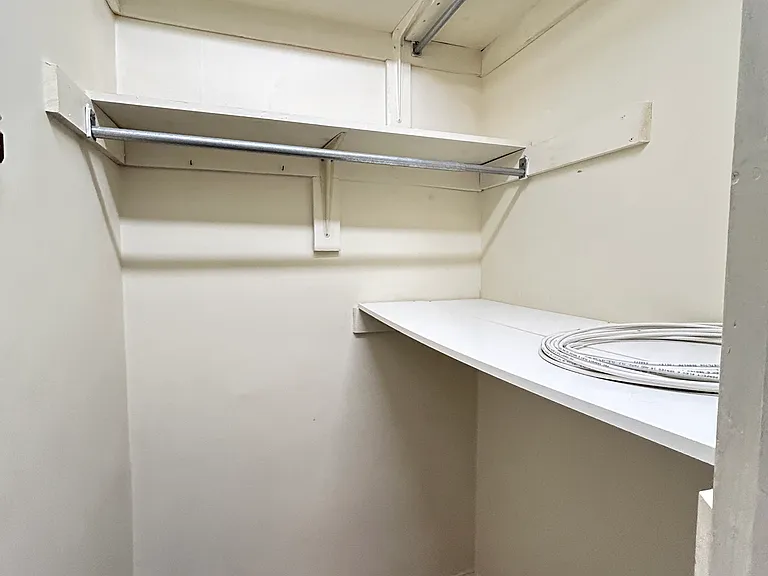 434 W Walnut St — Photo 12
