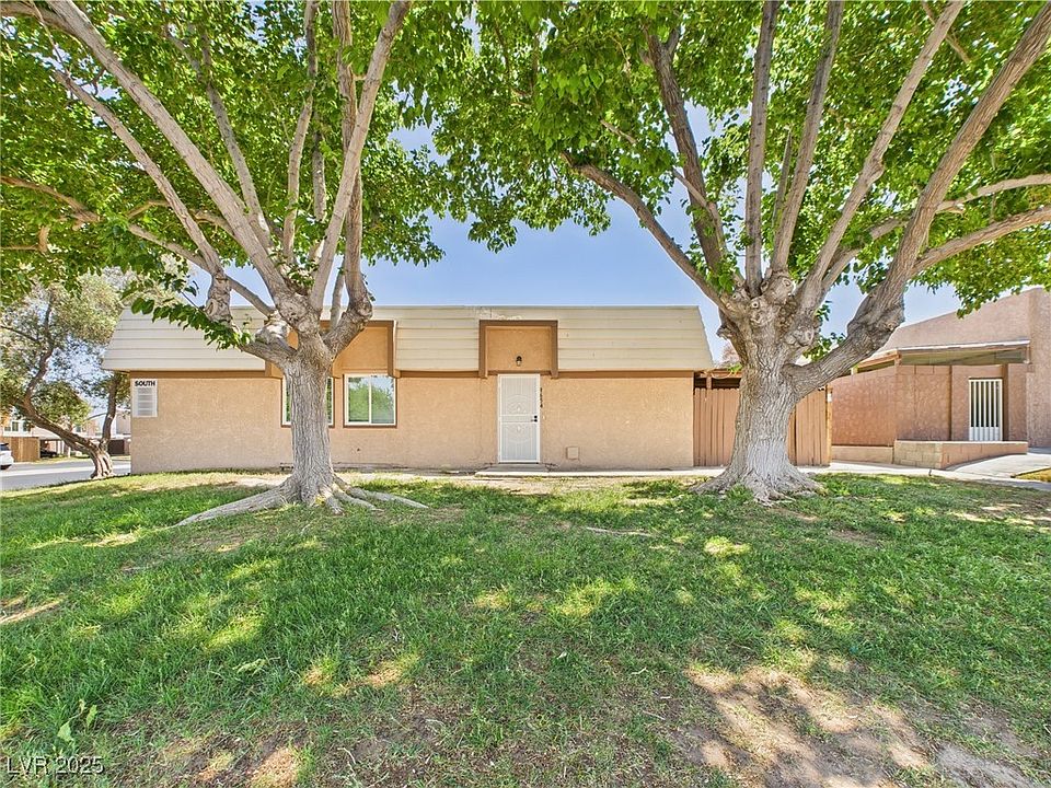 1st image of 3654 Villa Knolls South Dr