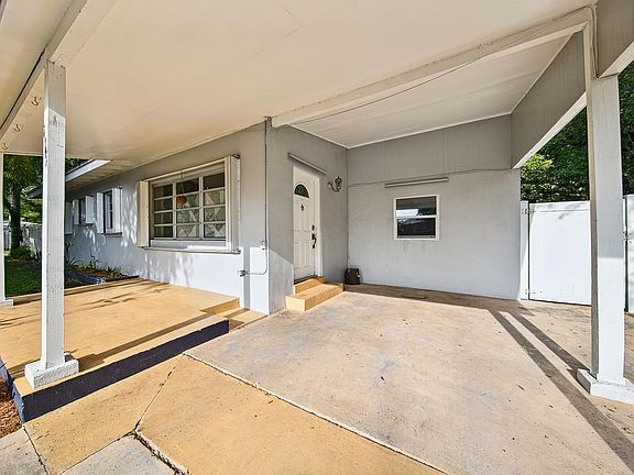 2nd image of 1425 SW 19th Avenue