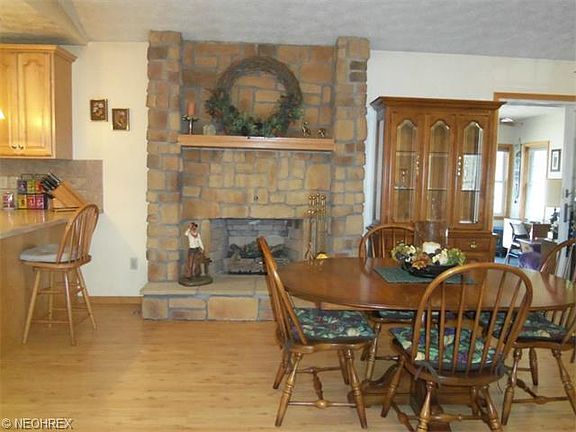 3rd image of 601 Hill Blvd