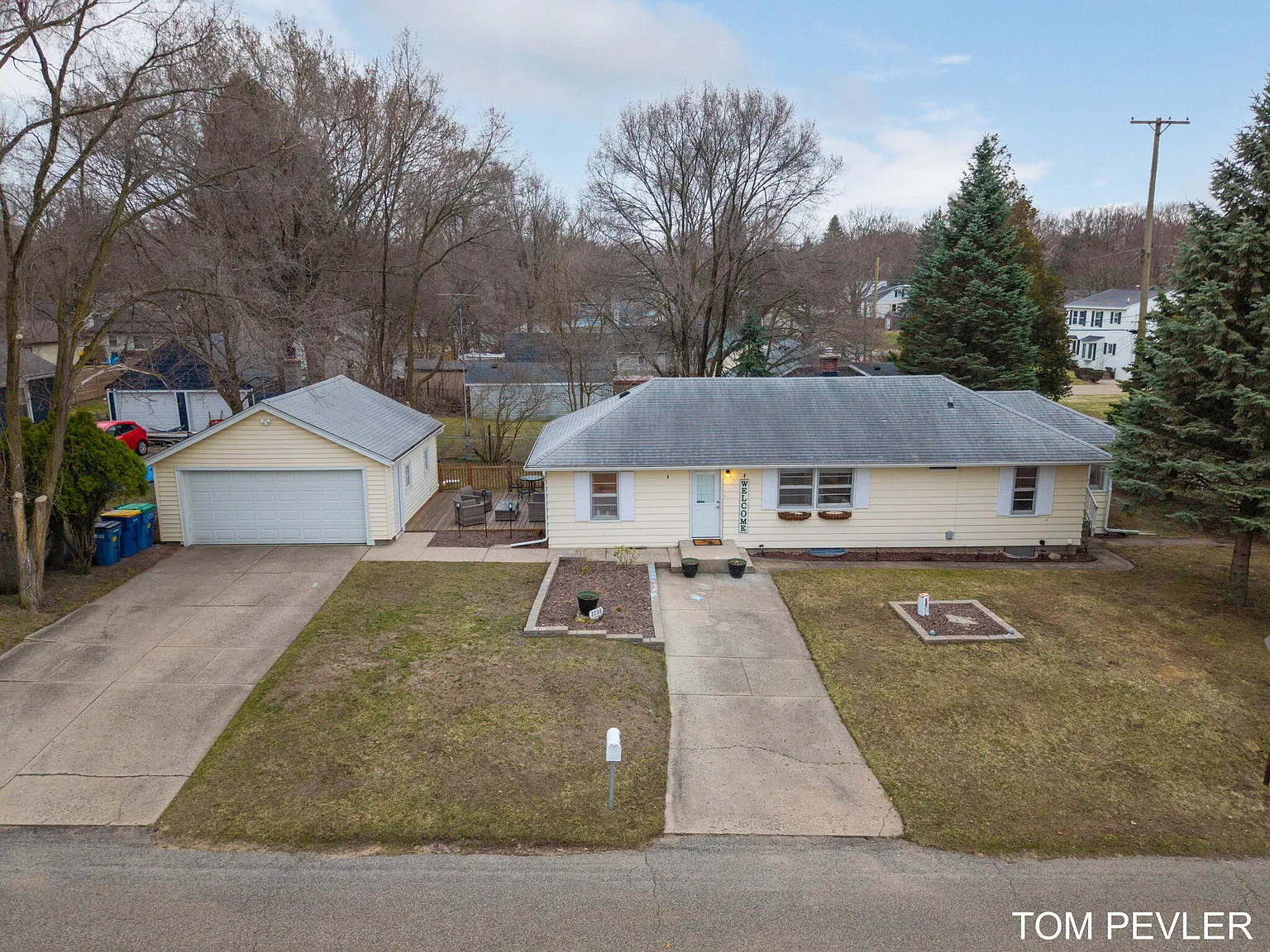 2208 Dawson Ave NE photo 1