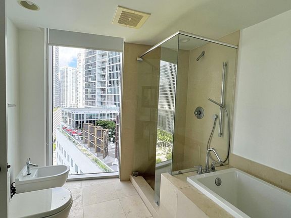 4th image of 495 Brickell Ave APT 1711