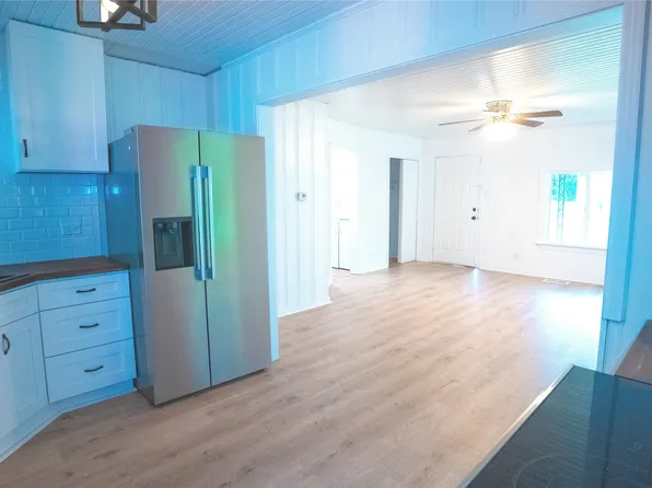 401 W Carolina St, Palestine, TX 75803