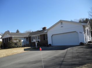 29 Canterbury Rd, Brewer, ME 04412