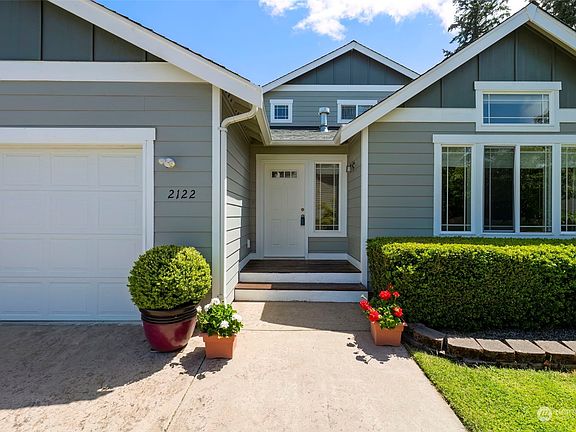 2nd image of 2122 SE Spicewood Court